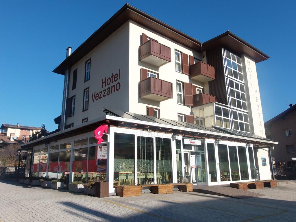 Hotel Vezzano Exteriör bild